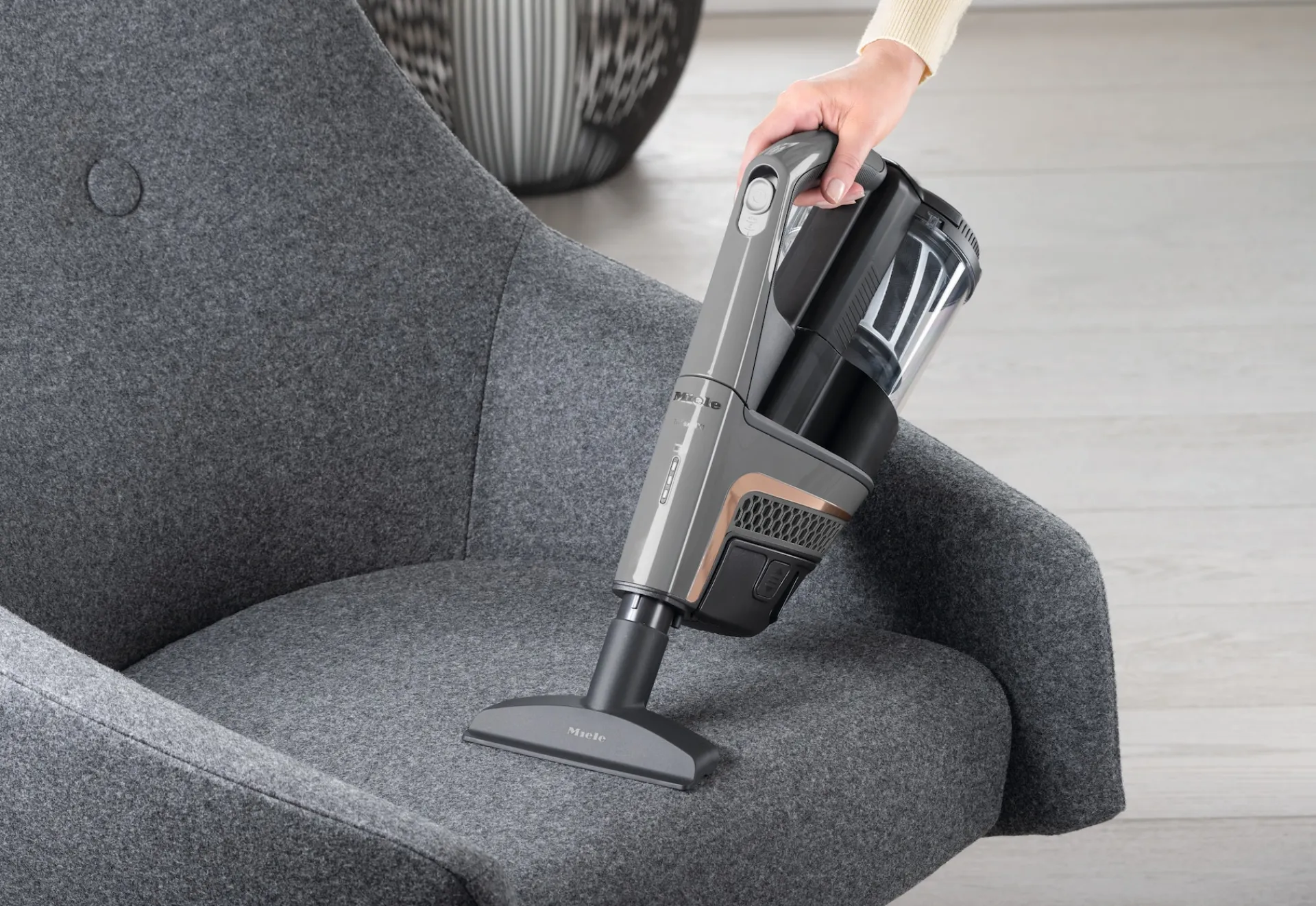 bocchetta_per_poltrone_la_3.webp Miele Accessori Speciali E Kit | Bocchetta per poltrone larga
