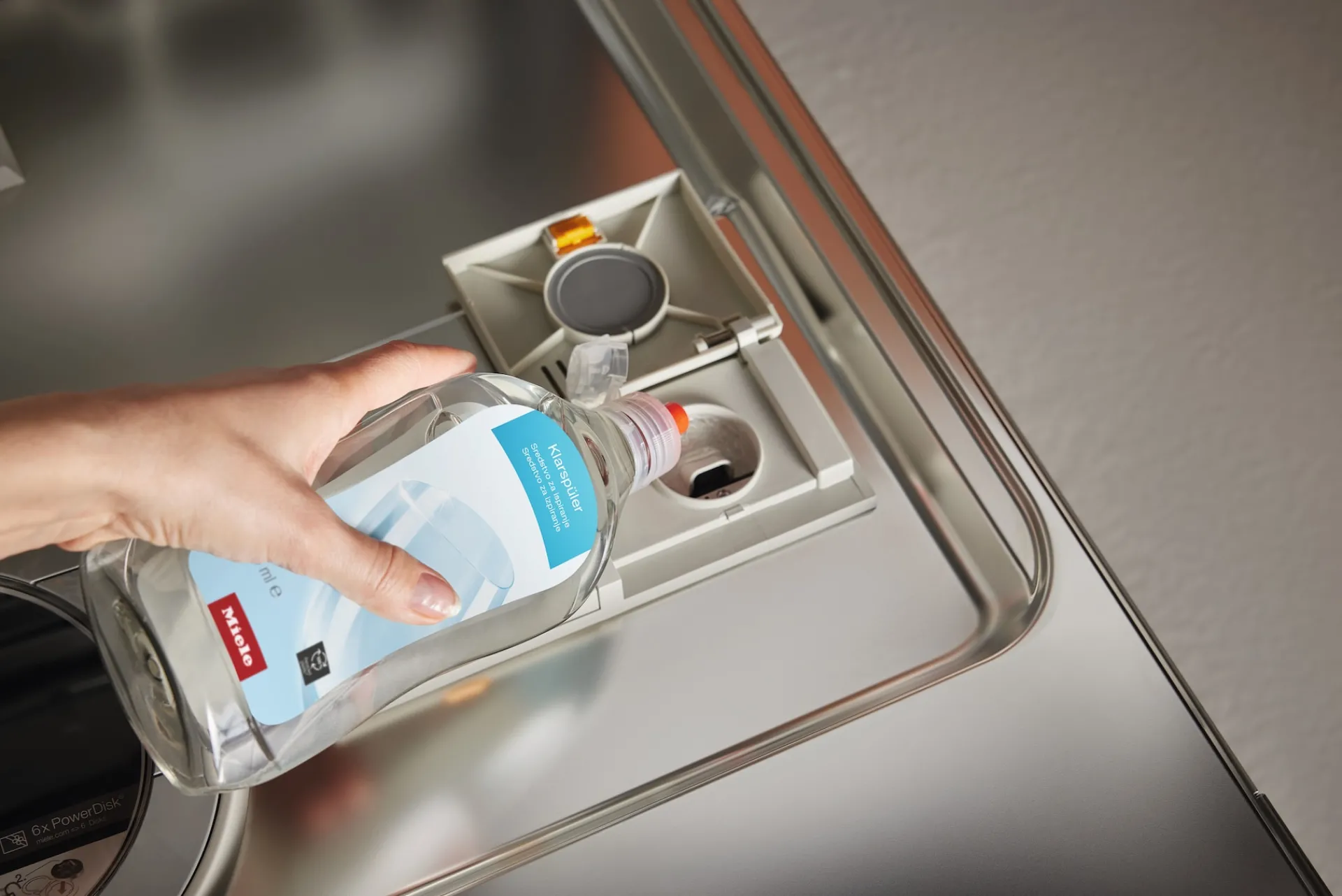 brillantante__ml_2.webp Miele Tutti I Detersivi Per Lavastoviglie | Brillantante, 500 ml
