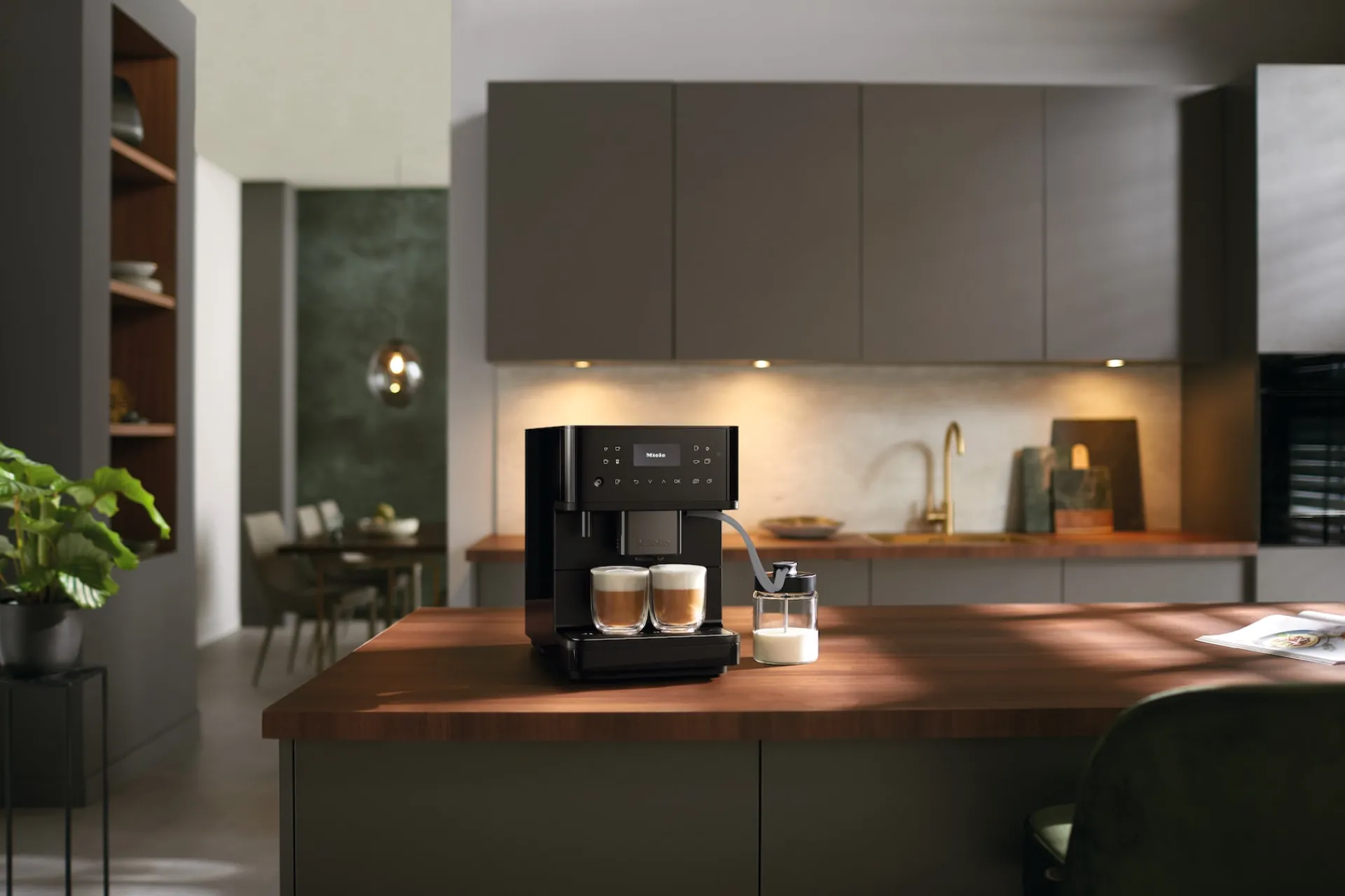 cm___edition_nero_ossidia_5.webp Miele Macchine Per Il Caffè | CM 6360 125 Edition Nero ossidiana opaco - Matt Black Nero ossidiana opaco Matt Black