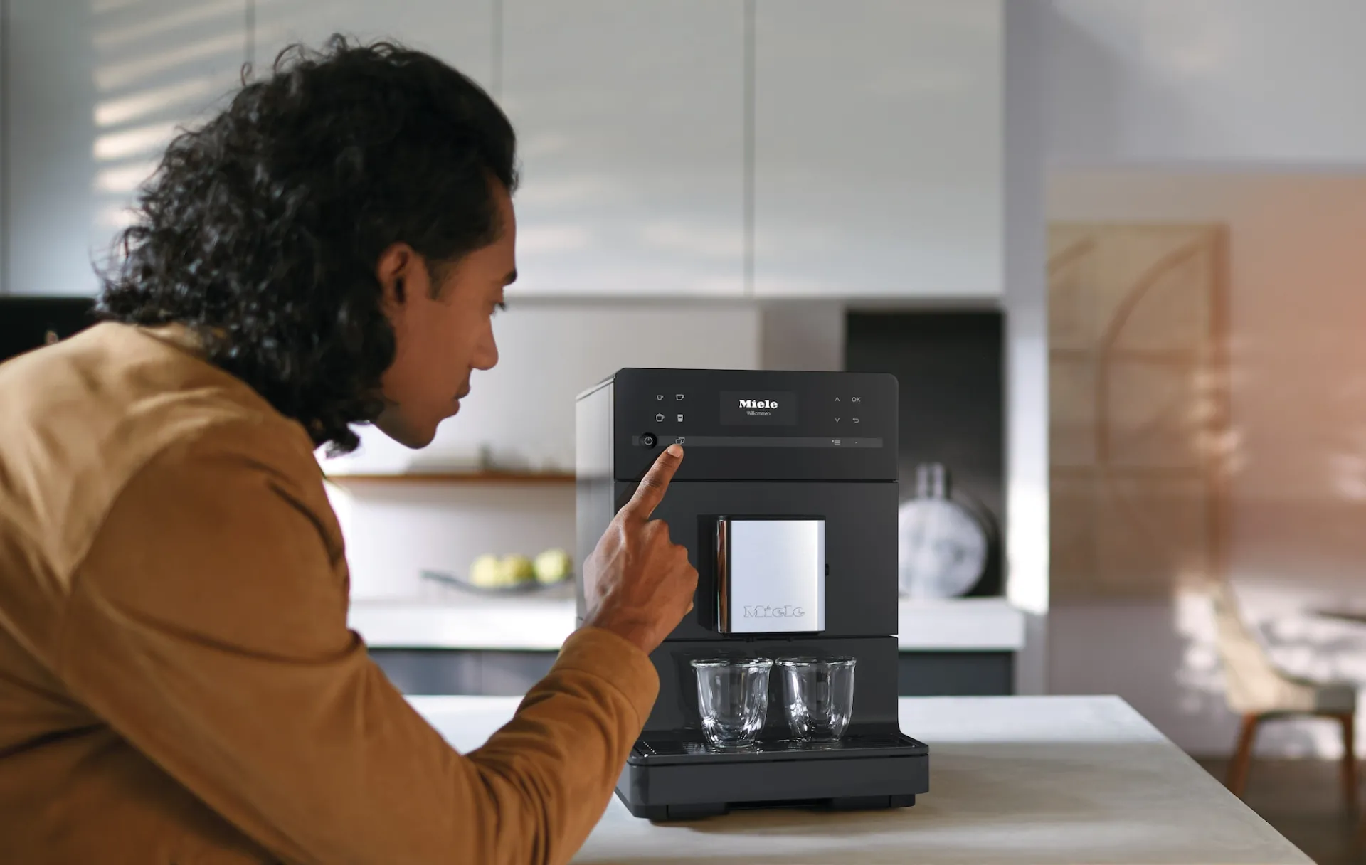 cm__active_grigio_grafite_6.webp Miele Macchine Per Il Caffè | CM 5315 Active grigio grafite