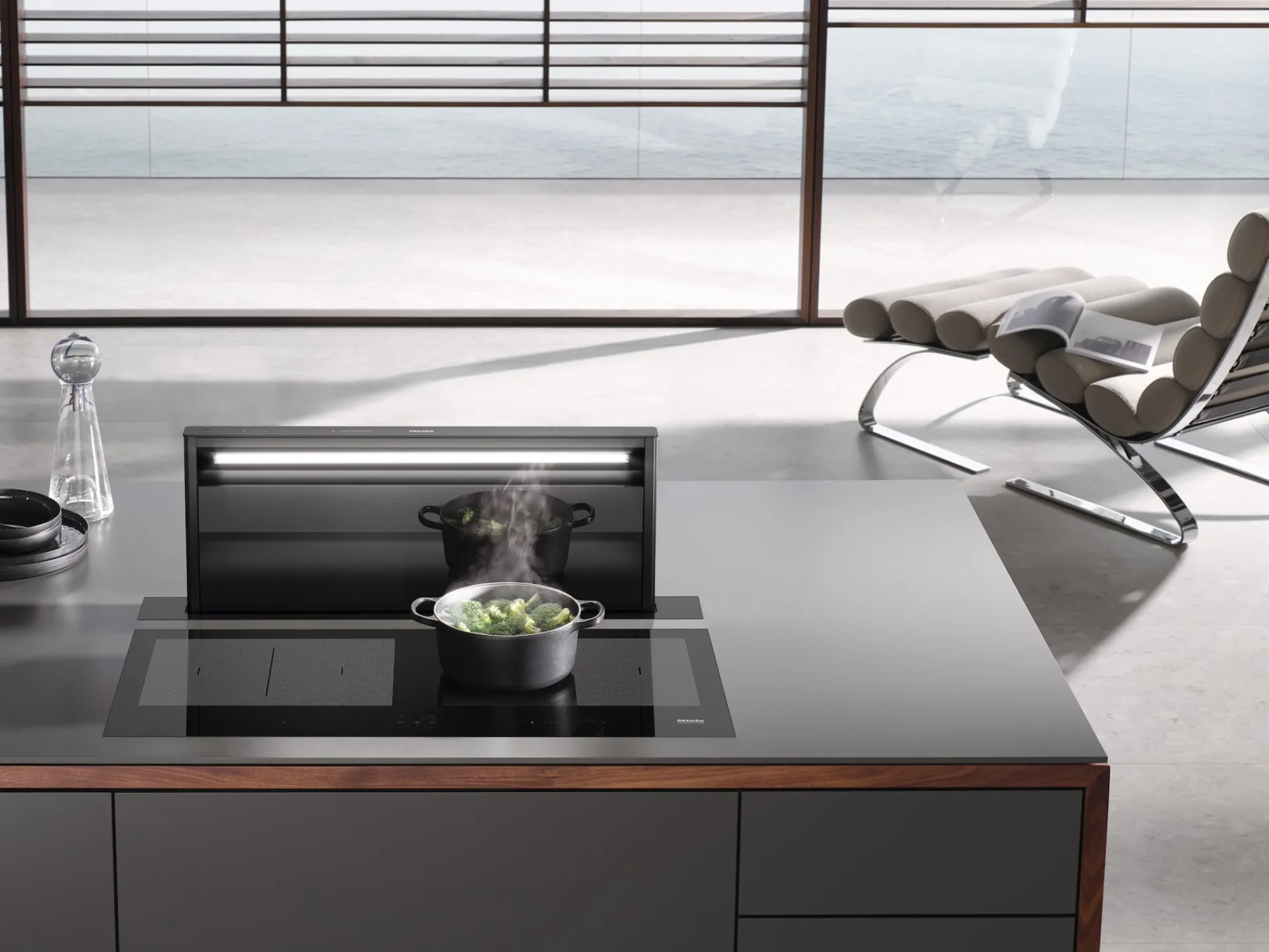 dad__black_levantar_nero__4-1.webp Miele Cappe Aspiranti | DAD 4841 Black Levantar Nero ossidiana