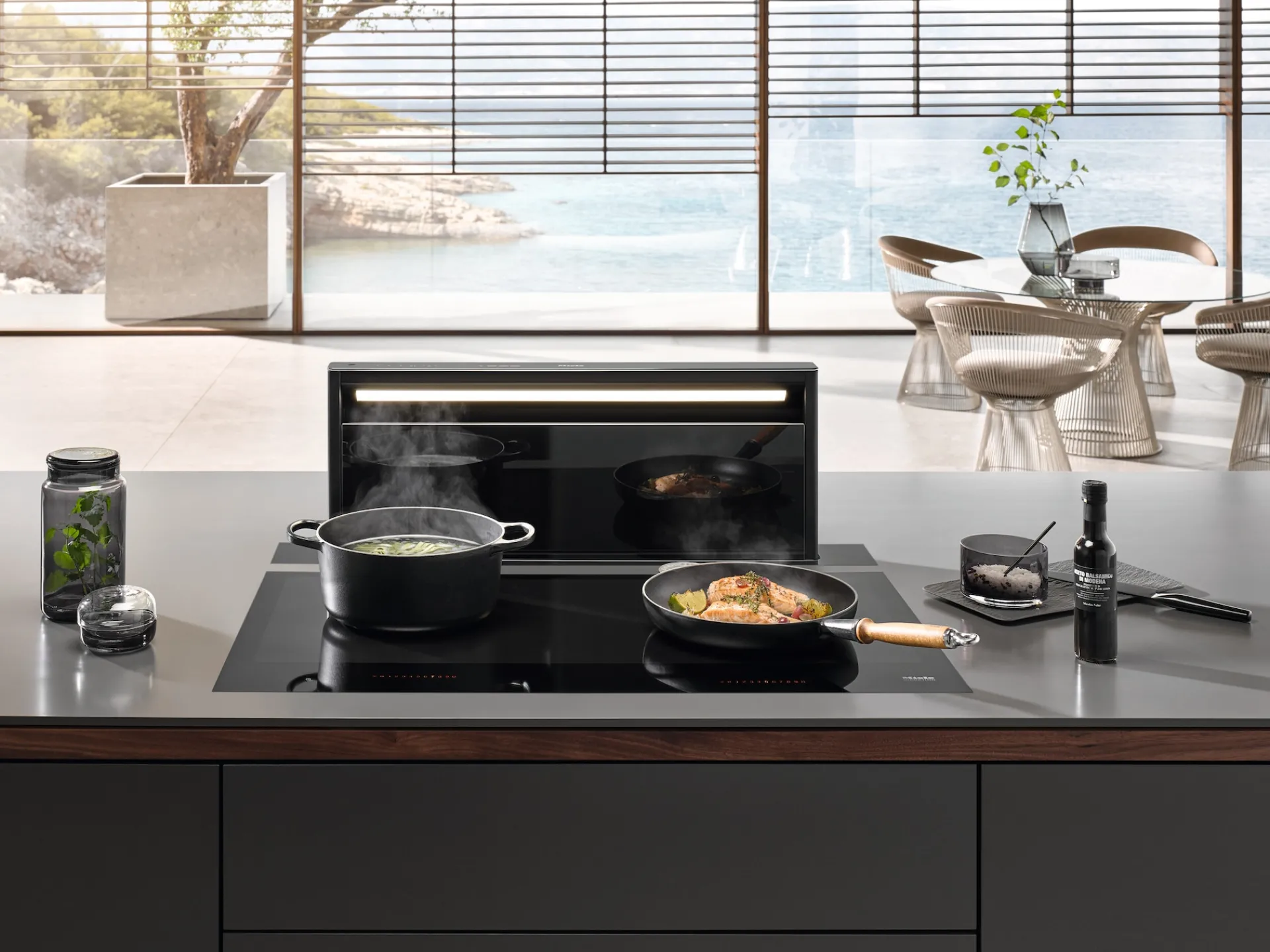 dad__black_levantar_nero__4.webp Miele Cappe Aspiranti | DAD 4941 Black Levantar Nero ossidiana