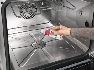Miele Manutenzione E Cura Dell’Elettrodomestico | Manutenzione E Cura Dell’Elettrodomestico | HydroCleaner, kit di quattro bottiglie.
