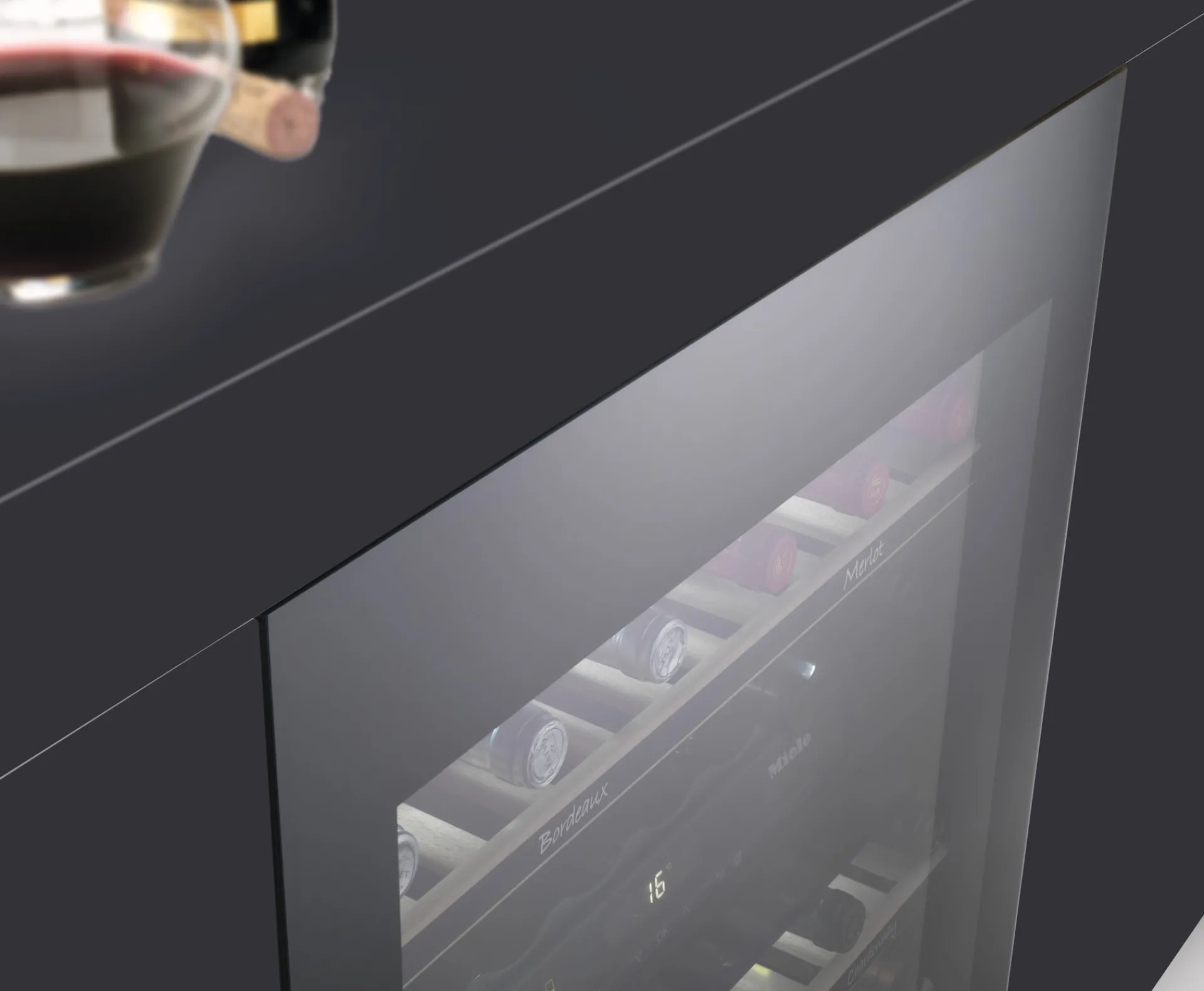 kwt__ug_sport_vetro_2.webp Miele Enoteche | KWT 6322 UG-1 Sport. vetro