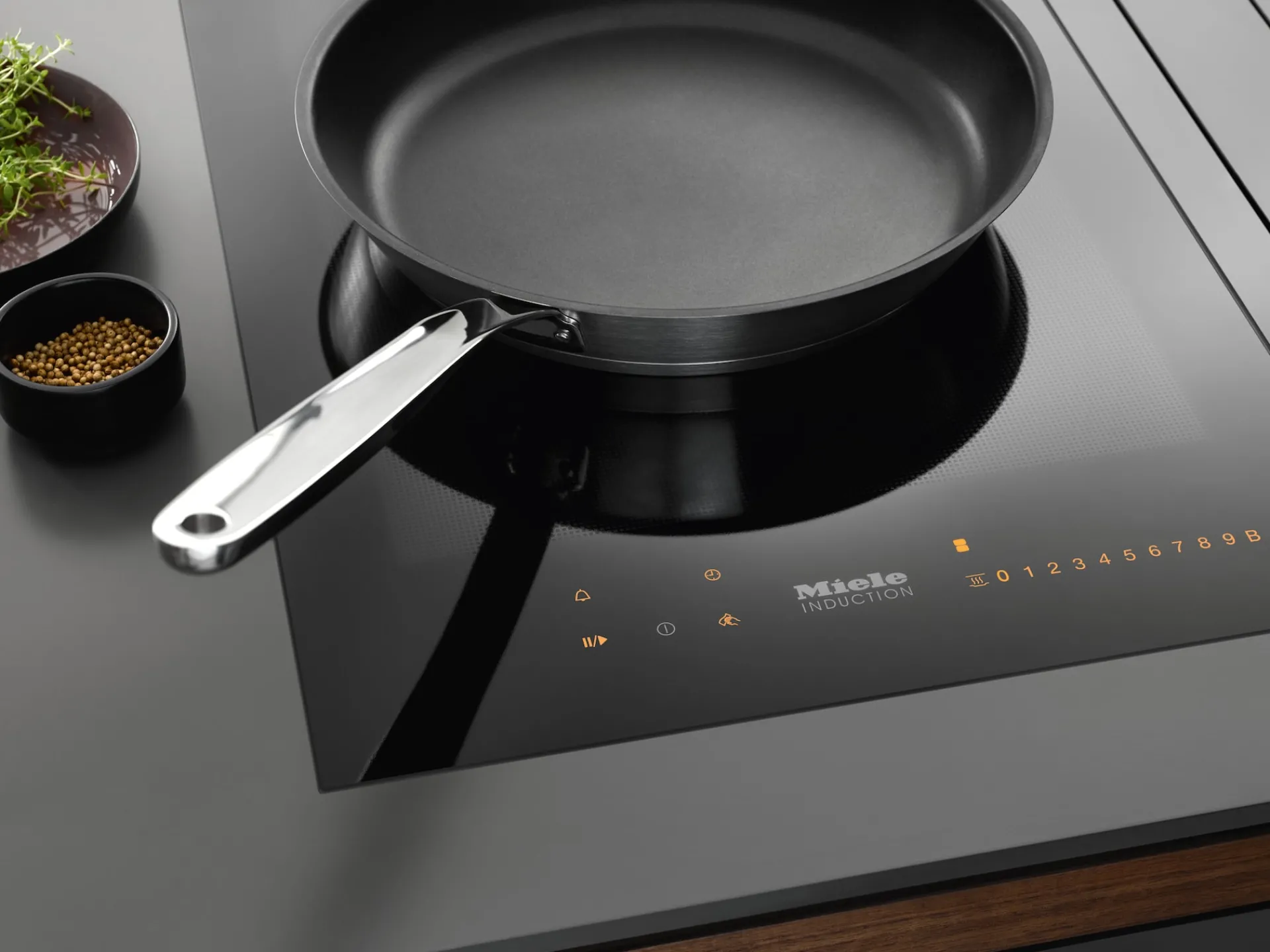 padella_fiskars_all_steel_1.webp Miele Teglie E Accessori Cottura | Padella Fiskars “All Steel” (28 cm)