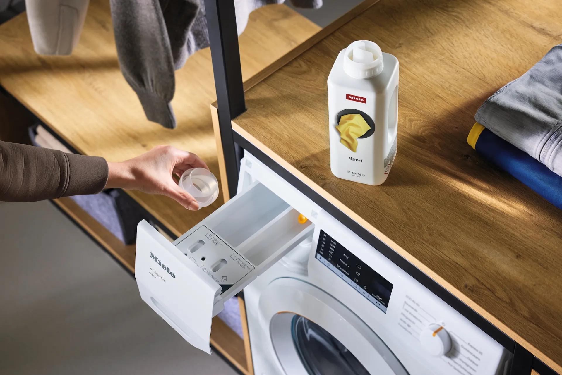 sport_l_3.webp Miele Detersivi Liquidi E In Polvere | Sport 1,5 l