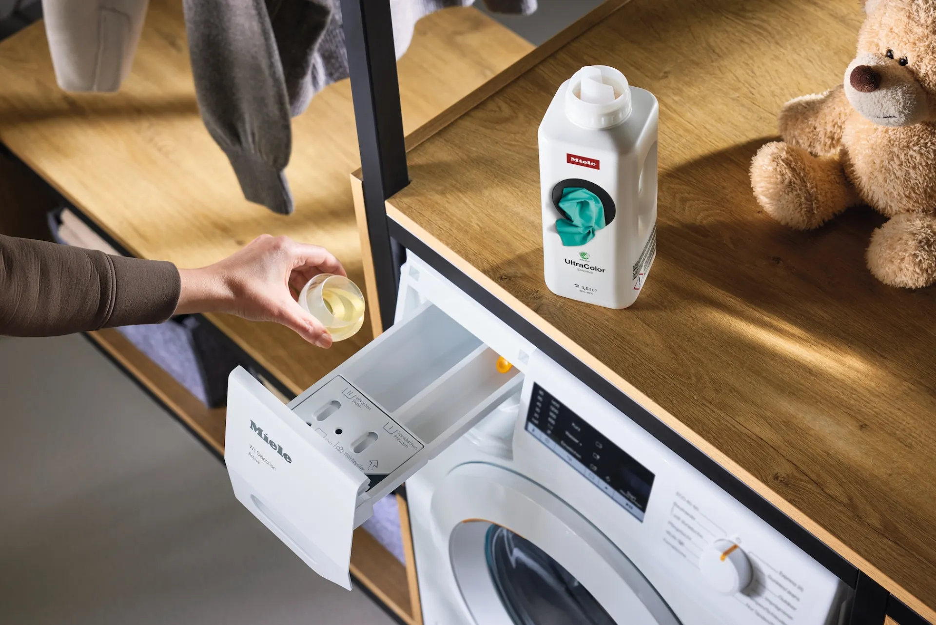 ultracolor_sensitive_l_4.webp Miele Detersivi Liquidi E In Polvere | UltraColor Sensitive 1,5 l
